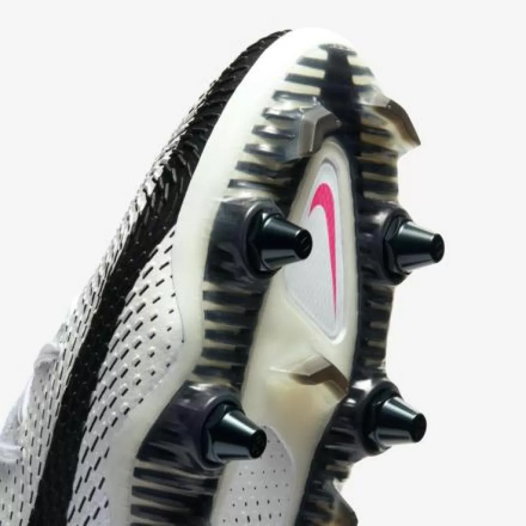 Бутсы профессиональные Nike Phantom GT Elite SG-PRO